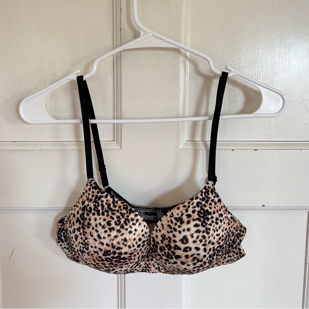 Victoria’s Secret‎ Biofit padded no wire leopard print bra size 36B